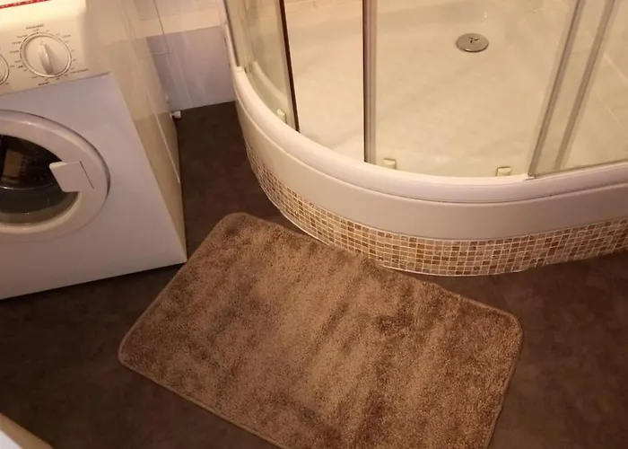 Confortable 2 Pièces Calme à 200 M Wifi Appartamento *