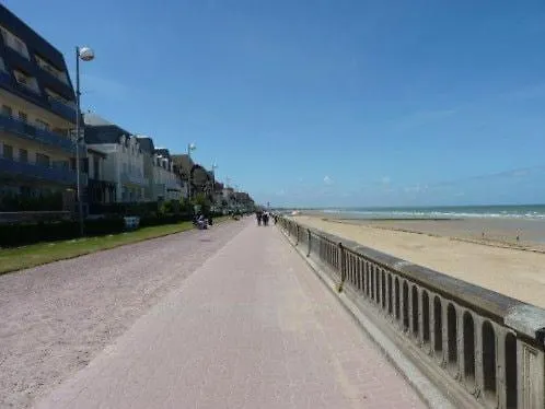 Confortable 2 Pièces Calme à 200 M Wifi Appartamento